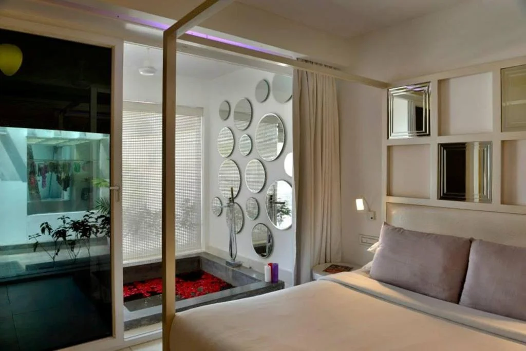The Park With Private Pool In Room - Hotel with Bathtub in Calangute